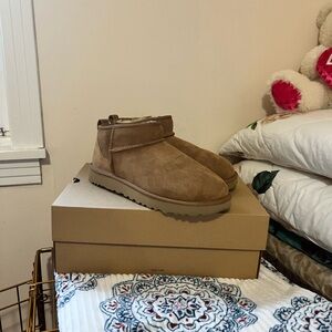 Womens Ugg classic mini boots size 11 worn twice